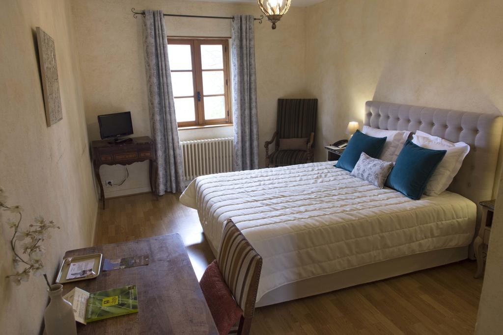 Logis Hotel Les Hospitaliers Le Poet-Laval Exterior photo