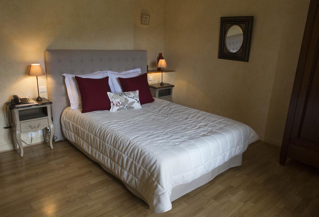 Logis Hotel Les Hospitaliers Le Poet-Laval Exterior photo