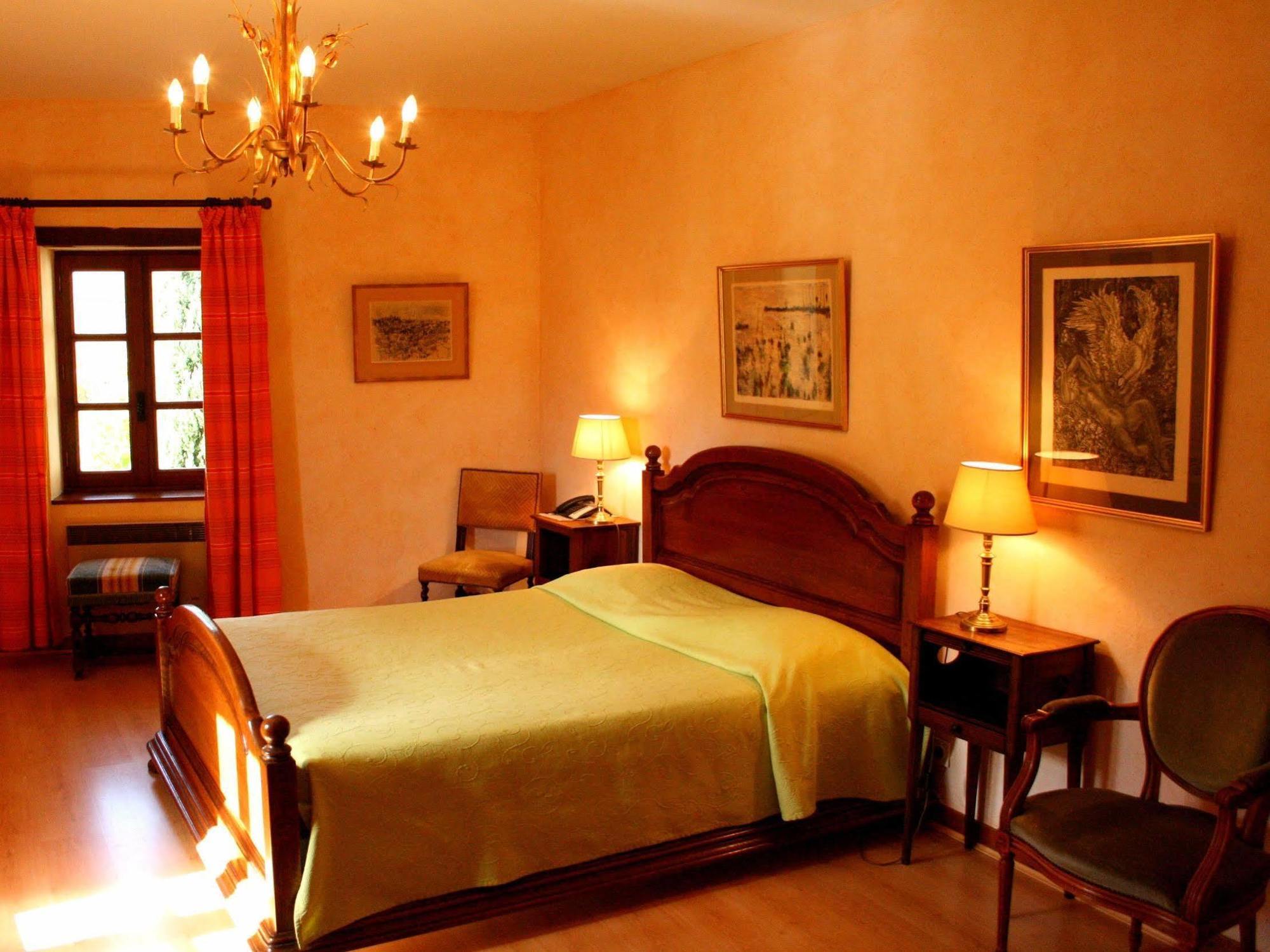 Logis Hotel Les Hospitaliers Le Poet-Laval Exterior photo